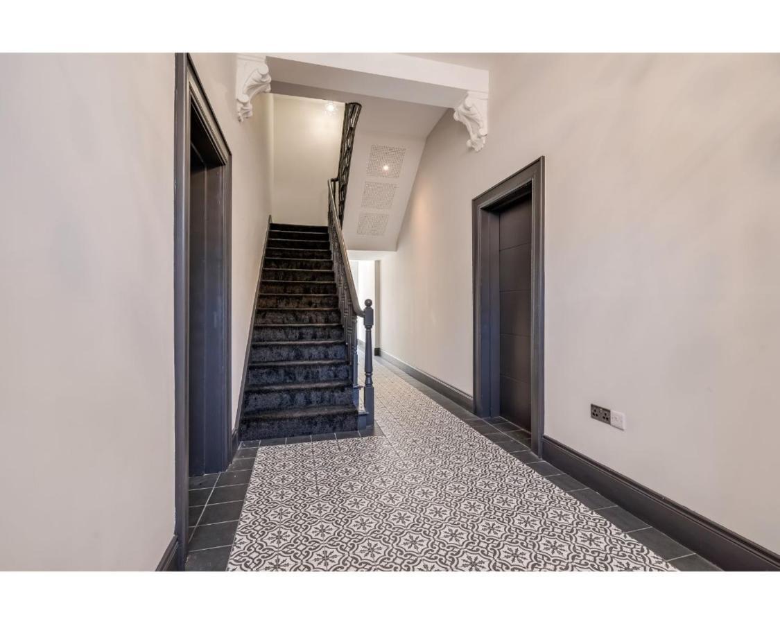 Central Belfast Apartments: University Street Exterior foto